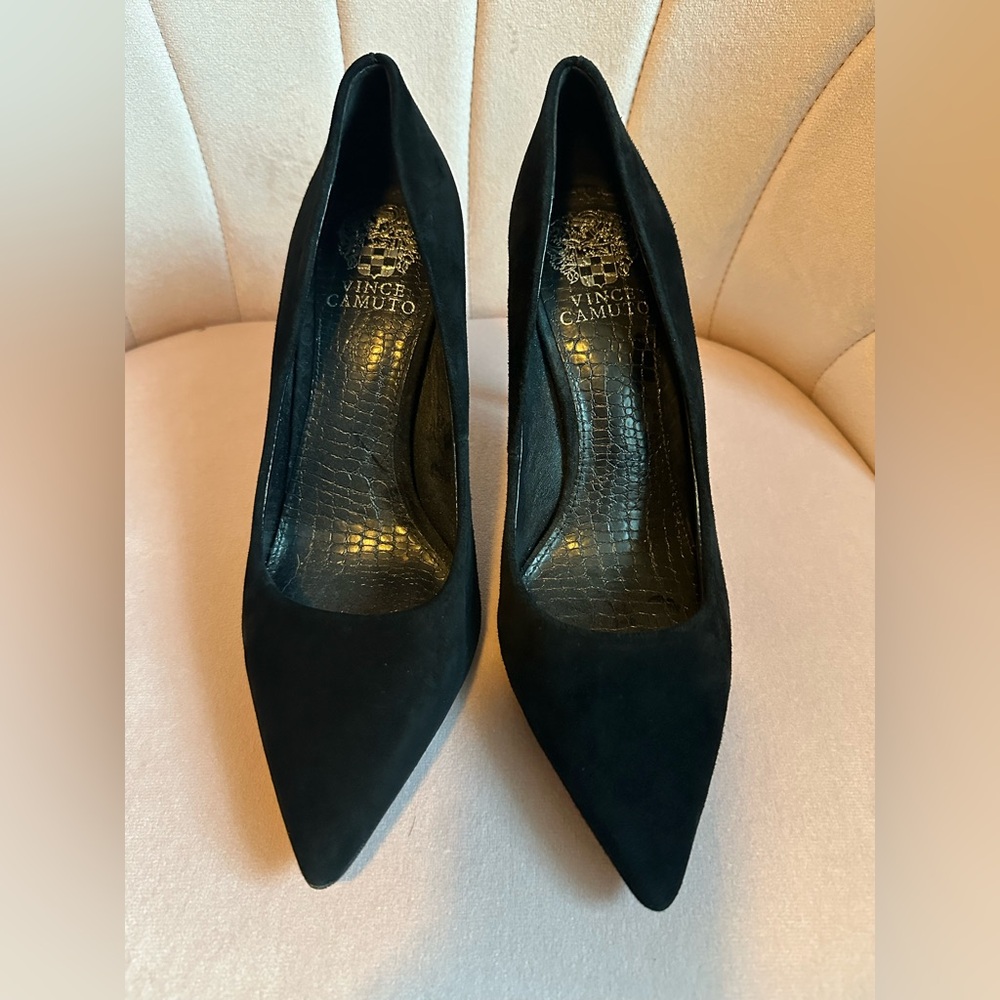 Vince Camuto Black Pointed Toe Heels